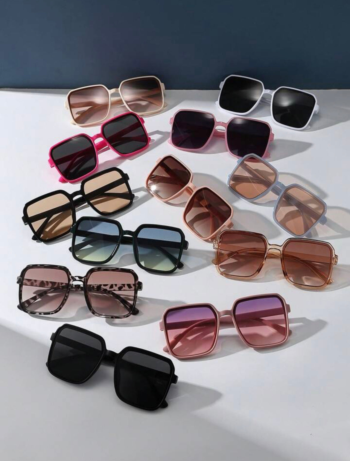 Women’s oversized fashion glasses