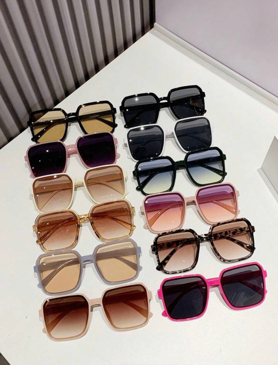 Women’s oversized fashion glasses