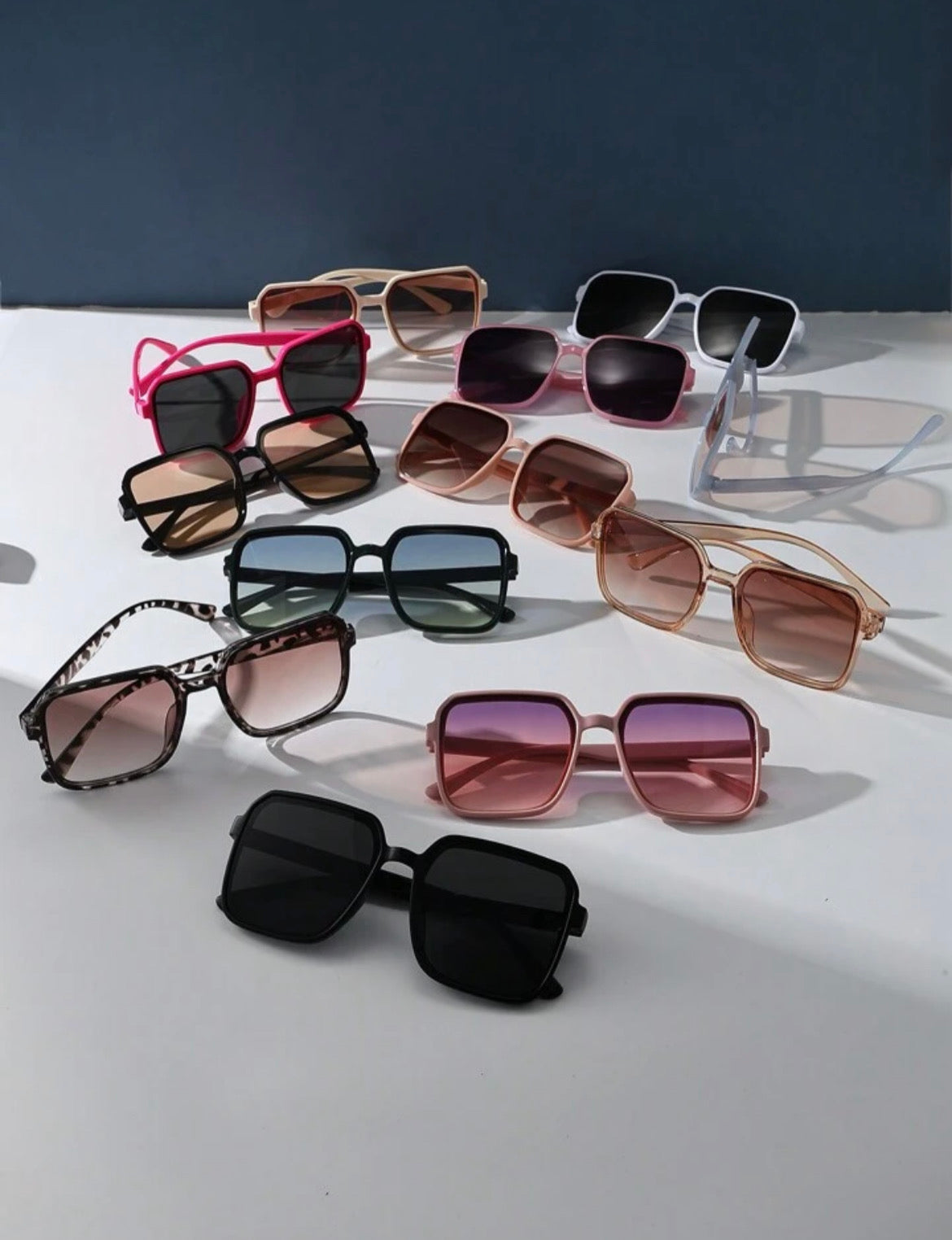 Women’s oversized fashion glasses