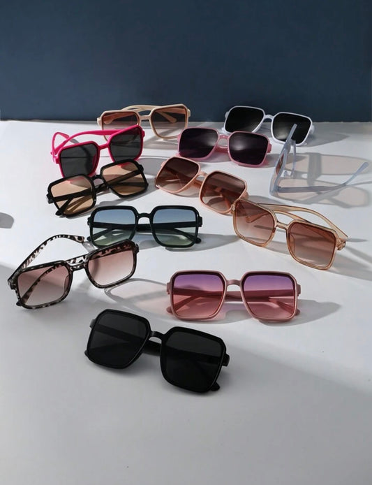 Women’s oversized fashion glasses
