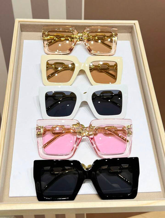 Women’s chunky fashion glasses
